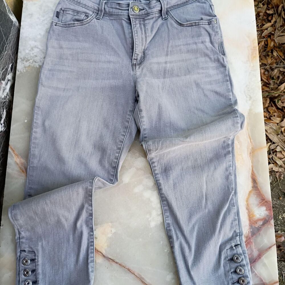 Lee Modern Series midrise fit ladies gray jean capris